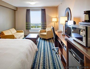 Super 8 By Wyndham Mb 2*